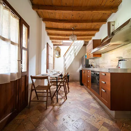 Barn & Bloom Rustico Del 1800 Guest house