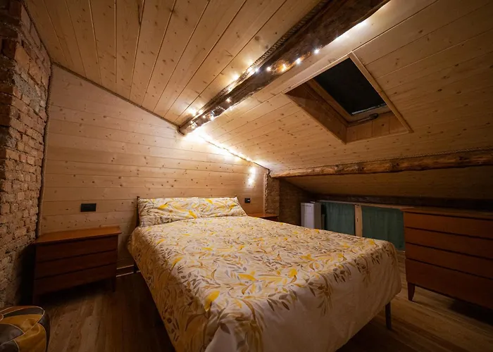 Barn & Bloom Rustico Del 1800 Monguzzo