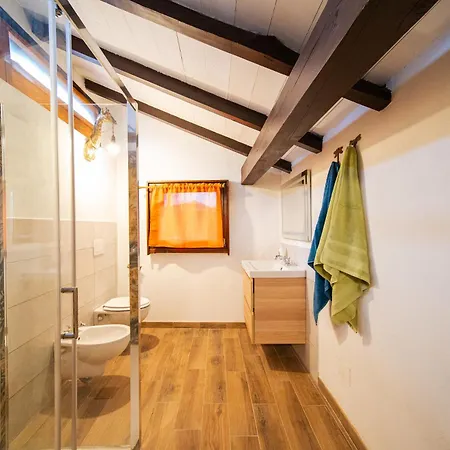 Casa de hóspedes Barn & Bloom Rustico Del 1800 Monguzzo