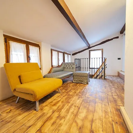 Barn & Bloom Rustico Del 1800 Casa de hóspedes Monguzzo